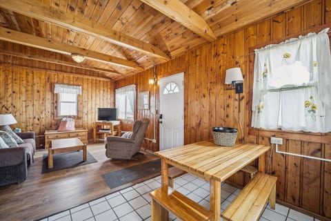 Family-Friendly Lake Retreat