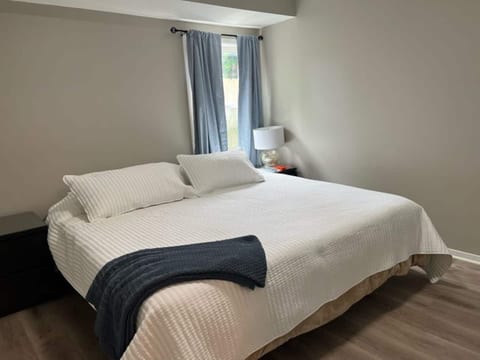 Modern & Renovated 3BD/1BA Home | Quiet & Cozy
