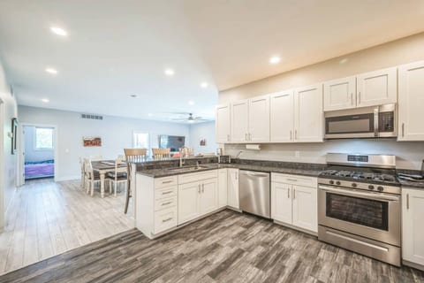 Private Barn Loft, Sleeps 8