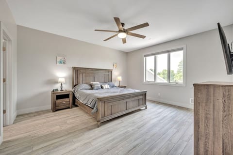 Private Barn Loft, Sleeps 8
