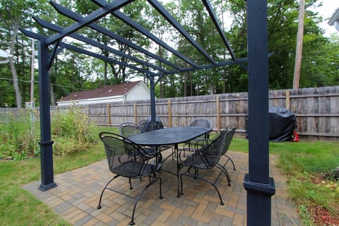 Lake Huron Cottage | Backyard & Beach Access