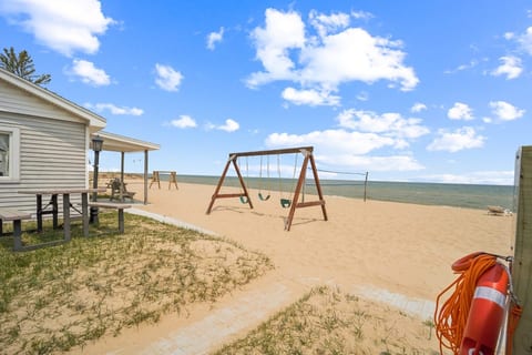 Lake Huron Cottage | Backyard & Beach Access