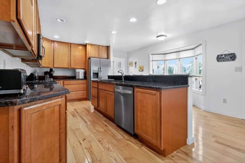Grass Lake Retreat – Sleeps 12