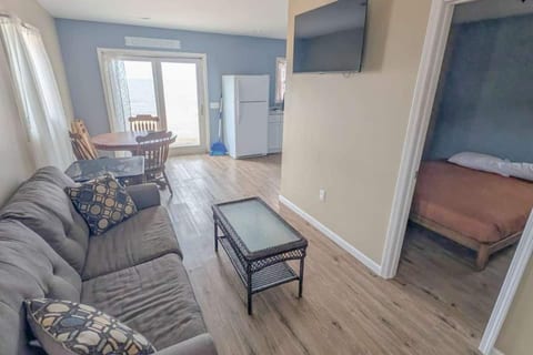 Lake Huron Cottage - Beach Access