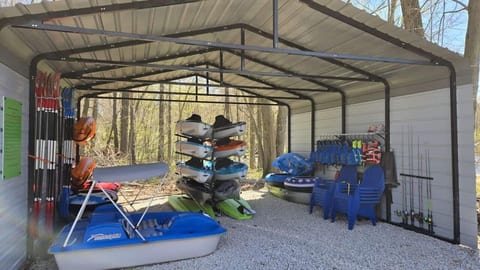 The Grand Riverhouse & Bunkhouse