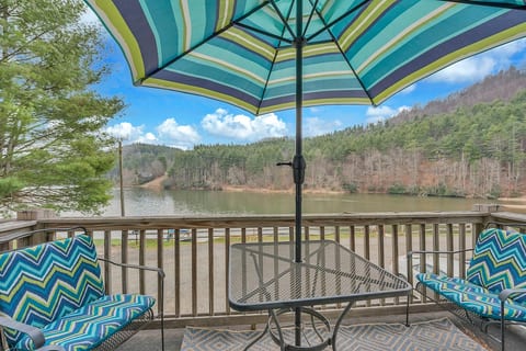 West Jefferson Lakefront Condo image 2