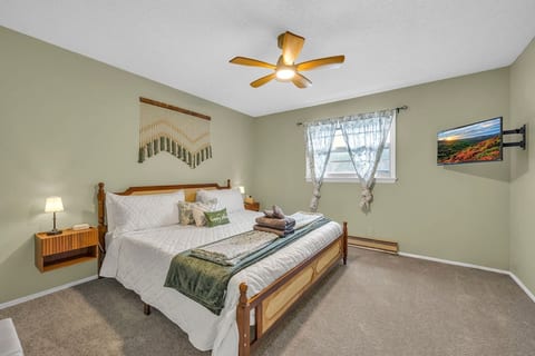 West Jefferson Lakefront Condo image 5