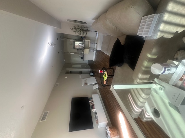 Stylish Downtown Long Beach Apartment