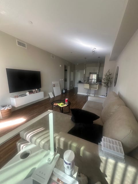 Stylish Downtown Long Beach Apartment