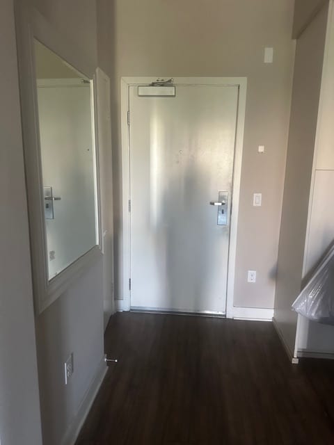 Stylish Downtown Long Beach Apartment