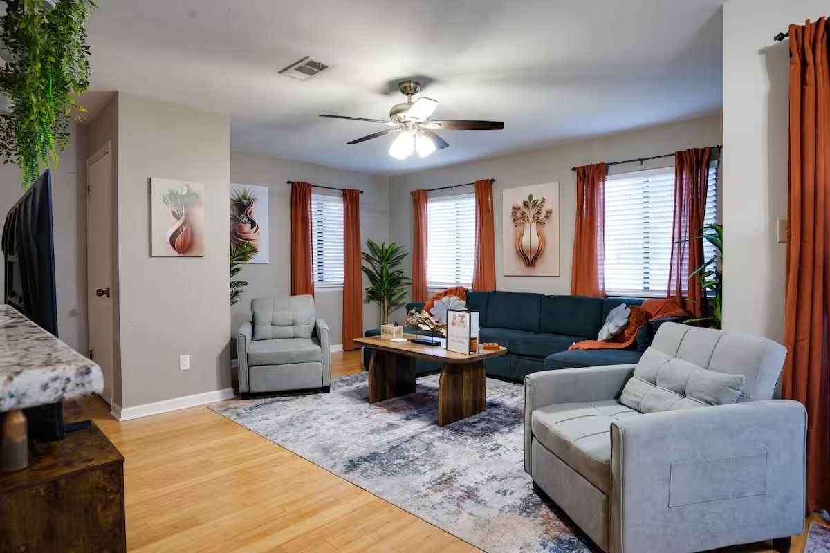 Tallahassee Cozy Cottage Near FSU, Sleeps 6, Pool Access