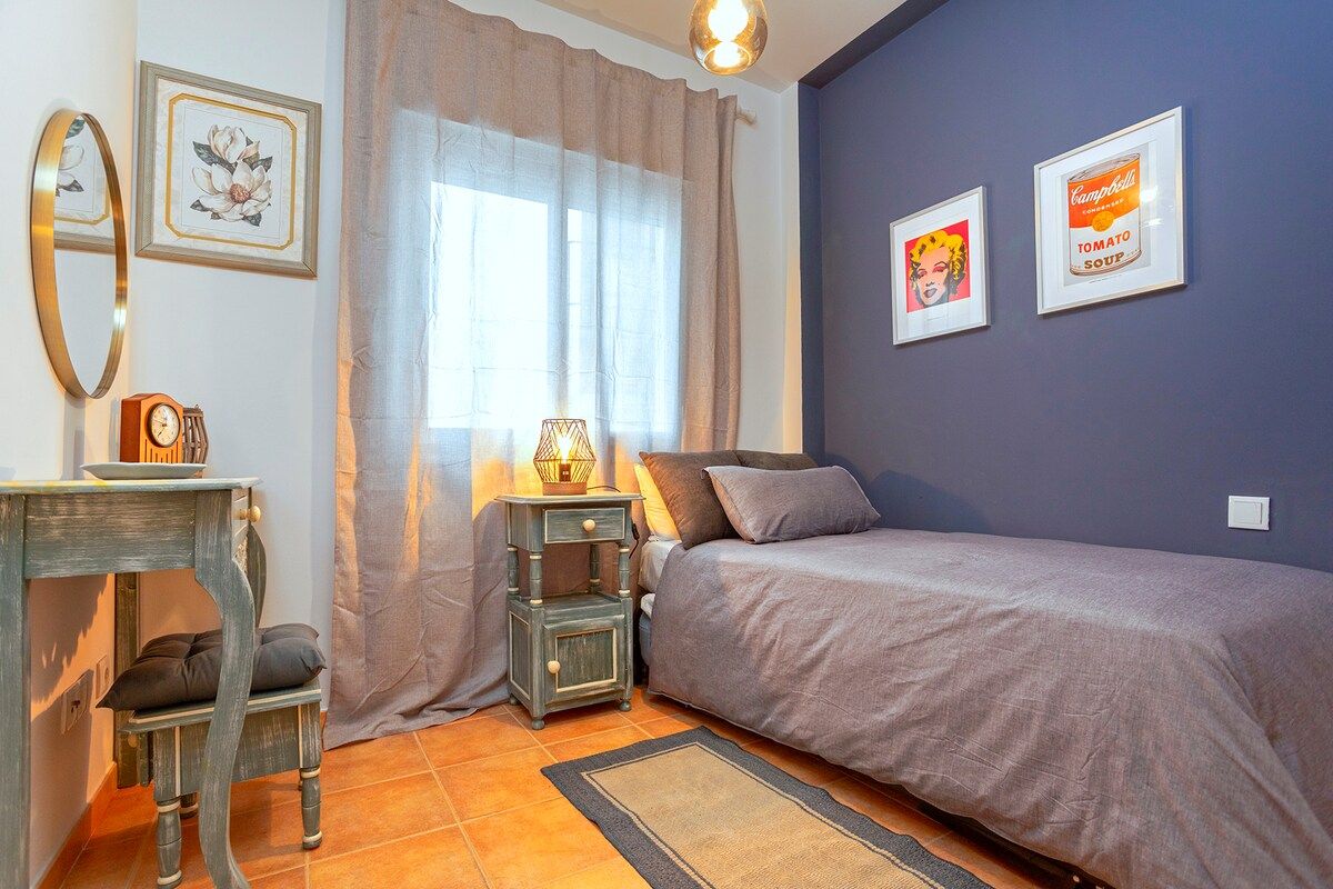 Bedroom # 3 with one or two single beds
