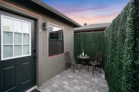 PHX Encanto Casita - King Bed w/ Private Bathroom