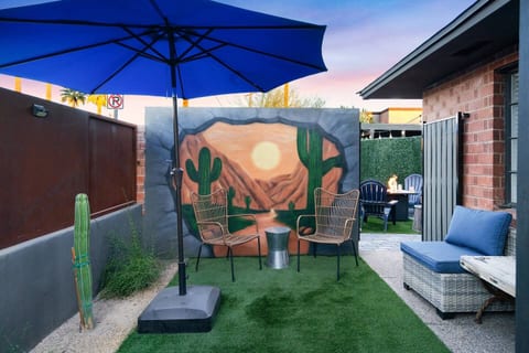 The Phoenix Parlor - 2 King Beds - Hot Tub - DT