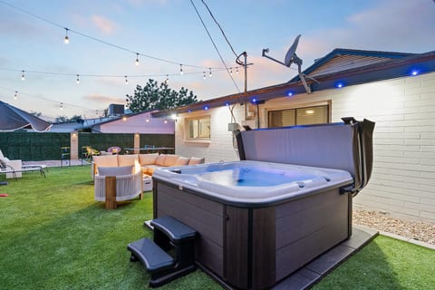 Minutes to Old Town Scottsdale | Hot Tub | Games