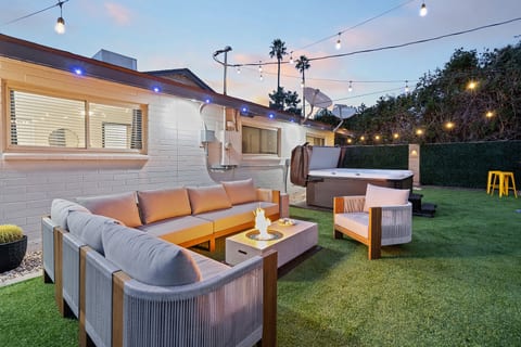 Minutes to Old Town Scottsdale | Hot Tub | Games