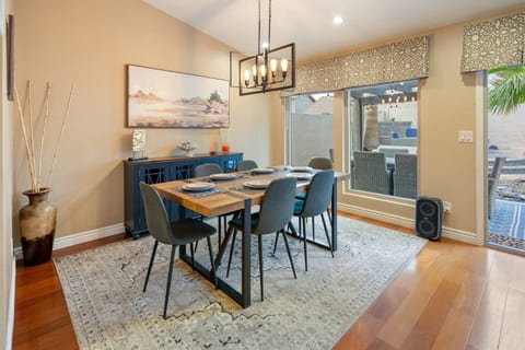 Desert Getaway-Private Pool, Fire Pit & Coffee Bar