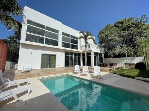 Luxury 5BR Villa • Spacious & Elegant Stay