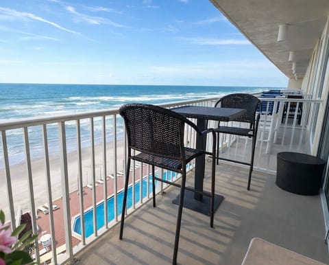 Beautiful Beachfront Resort Condo image 3