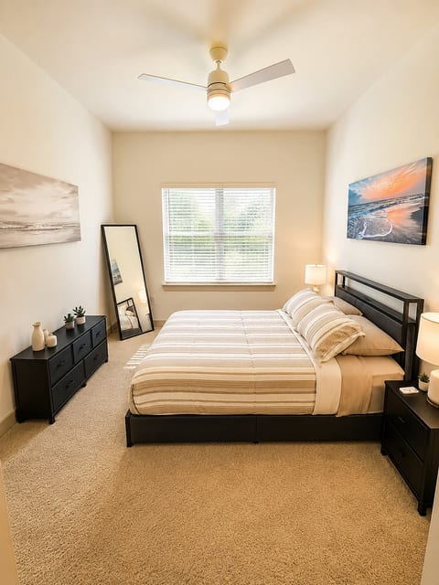 Energy Corridor 1BR | Pool, Gym & Free Parking image 5
