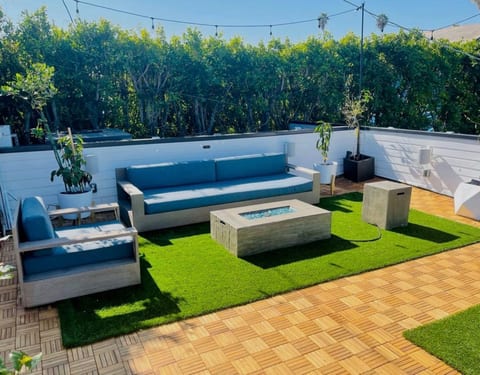 Stunning 5BR/4.5BA Hollywood Hills Retreat