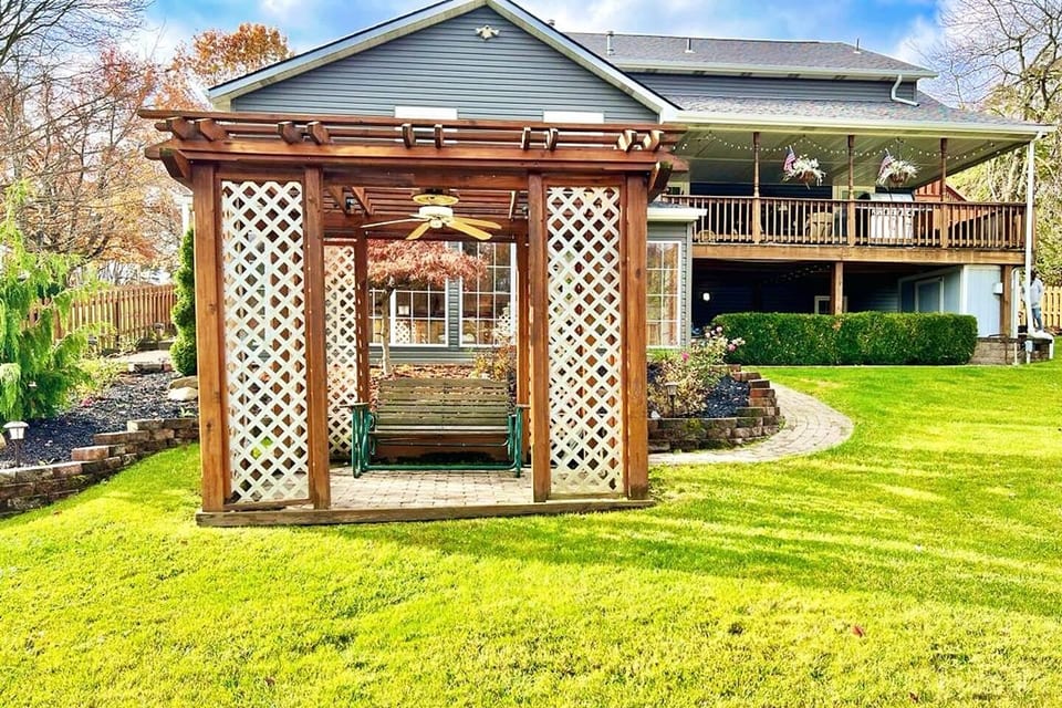 Outdoor Oasis: Serenity and Relaxation on the Back Patio