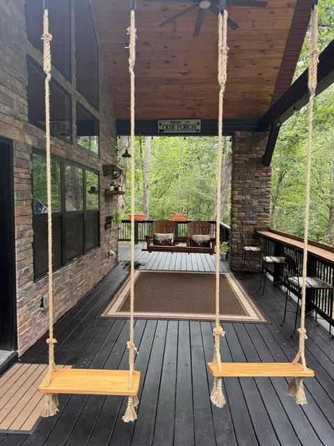 Riverfront Cabin up in the Trees, tucked away