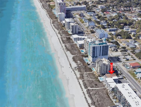 Oceanfront, Centrally Located, Huge 5k sq ft Home w Huge Private Pool, Hot tub, & Gameroom