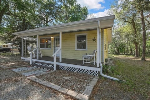 Secluded Retreat – Walk to Boat Launch!