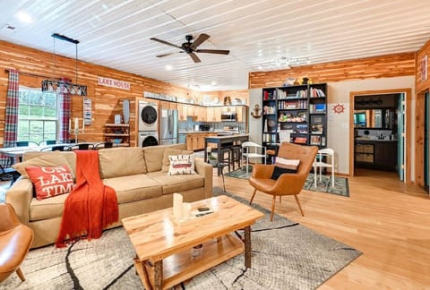 Game Room, Bar & Hot Tub | Perfect Group Getaway