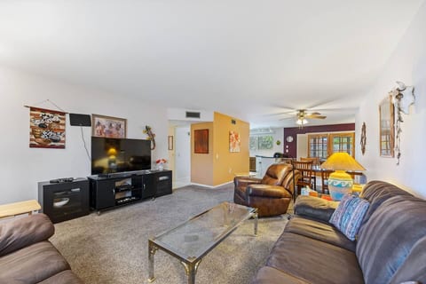 Pet-Friendly Sun City Retreat Near Golf & Shops