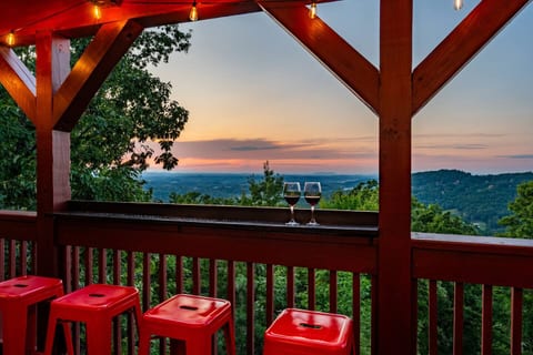 Between Two Pines - Modern Cabin near Dollywood