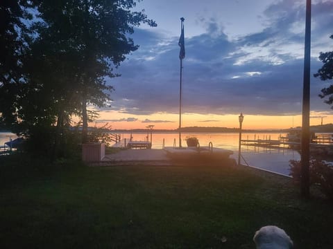 Blue Lagoon Lakehouse • Deck • Dock • Grill