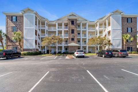 Welcome to your Myrtle Beach retreat! Enjoy a spacious condo with a balcony, close to the beach and top attractions, all within the beautiful Myrtlewood Golf community.