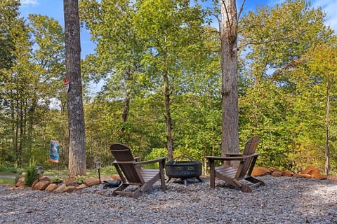 Cozy Murphy Cabin • Near Lake Hiwassee & Wineries
