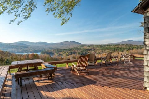 Charming Home with Lake and Mountain View