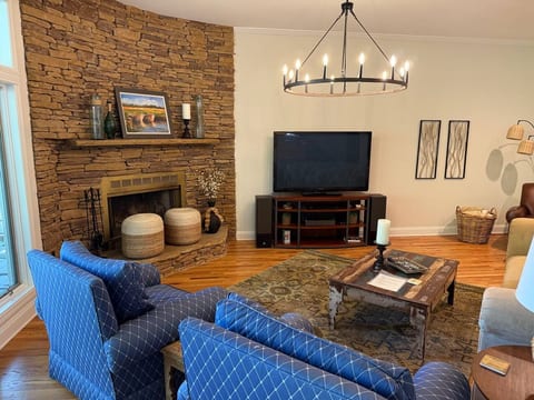 Dockside Retreat on Lake Lanier • Stay, Swim, Ski