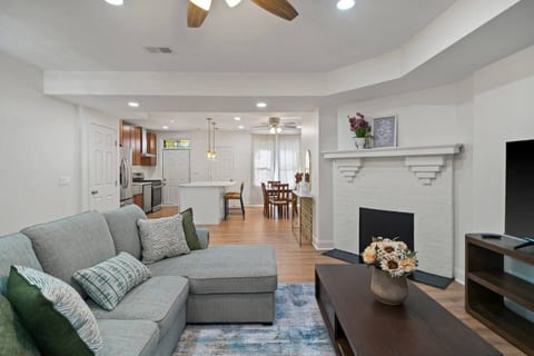 Spacious Baltimore Stay Near JHU• Deck & Parking