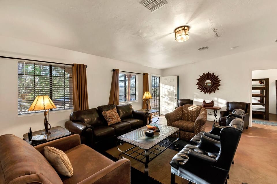 Pet-Friendly Casa Sol • Sonoran Desert Stay - Nogales