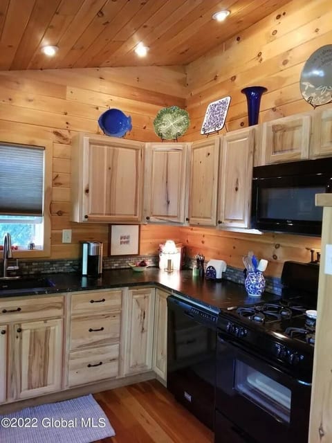 Hudson River Cabin • Dock, Fire Pit & Lake George