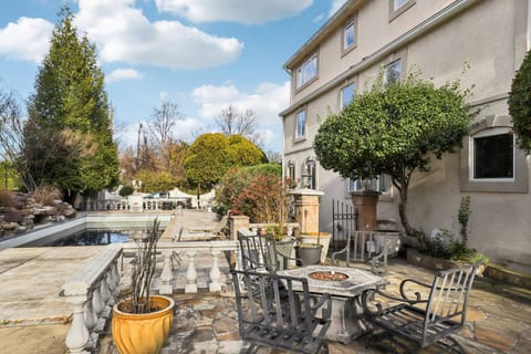 Upscale Bethesda Home • Pool, Piano & Bar