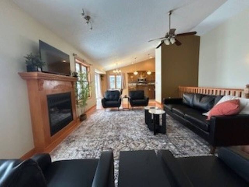 Aspen Valley Retreat • Spacious Family Home - Onalaska