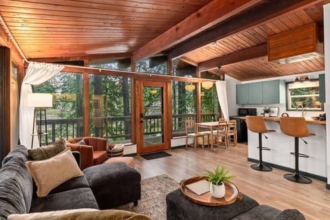 Oar & Evergreen: Forest Views + Private Dock