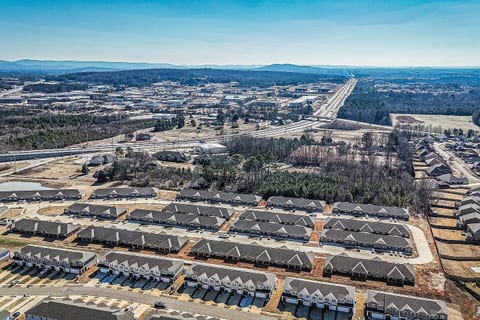 Chic Huntsville Stay: Near MidCity, Dining & Shops