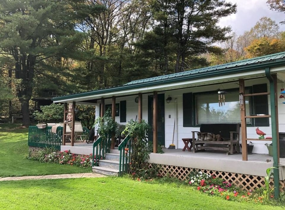 Clear Lake Retreat • Big Deck • Fire Pit • Views - Tionesta
