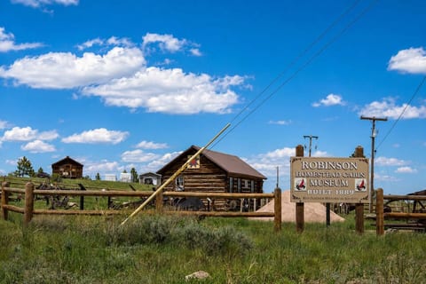 Sandstone Cabin B • Lake View & Dock