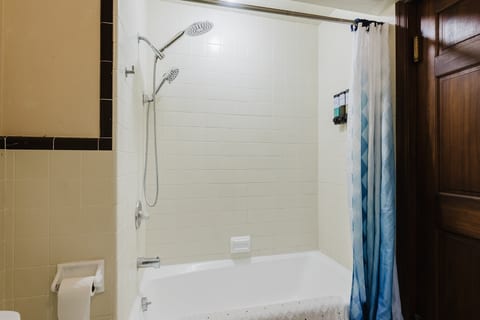 The Aerie Nebraska City • Game Room & Hot Tub