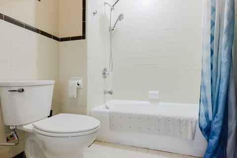 The Aerie Nebraska City • Game Room & Hot Tub