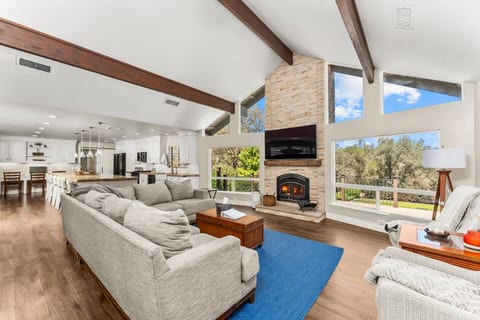 Living room | Fireplace | Smart TV