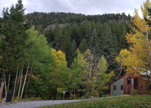Claimjumper Creekside Cabin Retreat